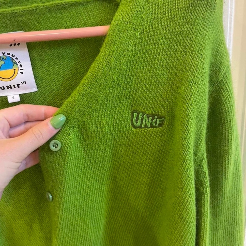Iconic Unif Liv Sweatshirt in green, sold out on the website!💚